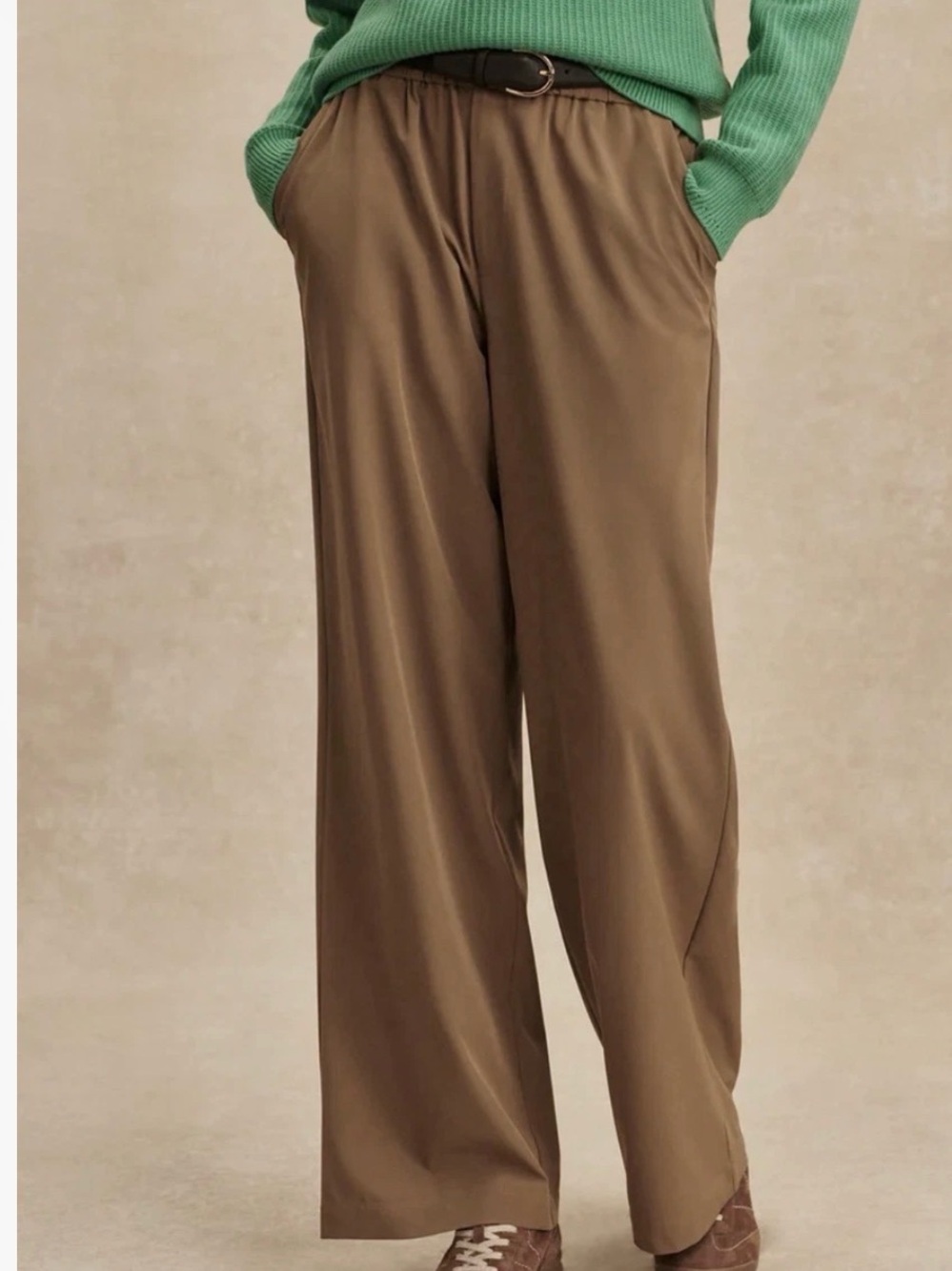 Varley Kayson Wide leg Pant Trousers Camel soft flex material Medium